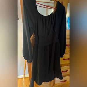 Super cute black midi dress ! Backless with a bow that ties in the back!